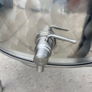 RVS kraan op RVS vat van 100 liter