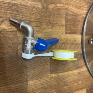 Kraan voorzien van tape
