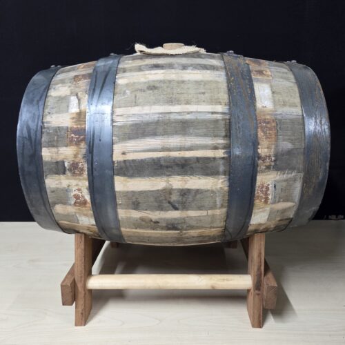 Ruby portwijn vat 40 liter met eiken onderstel