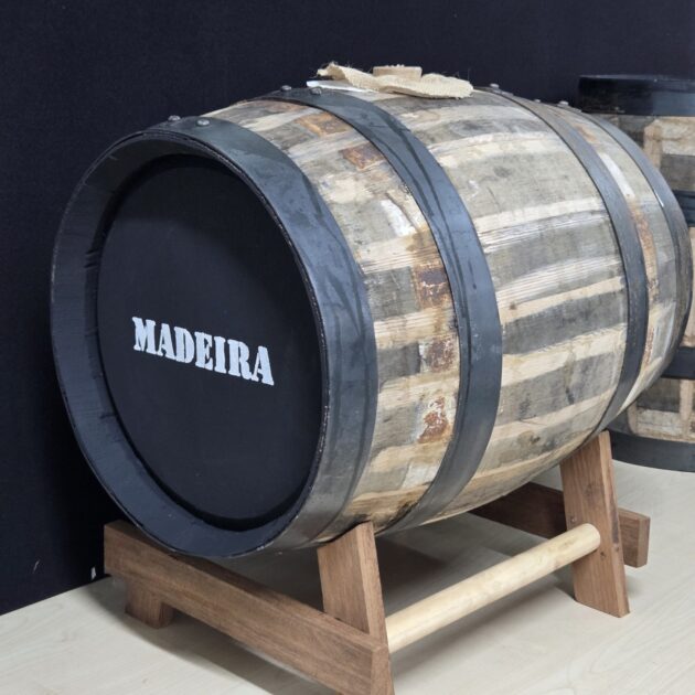 Madeira wijnvat 40 liter met eiken onderstel
